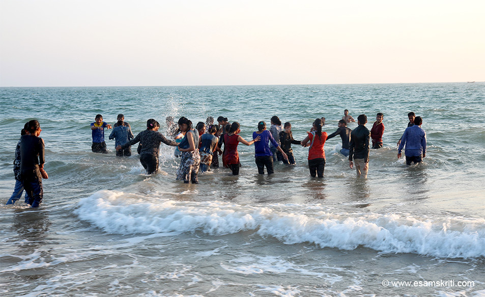 images/Mandvi beach-1.jpg